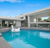 Essence of Broadbeach - South Australia Travel