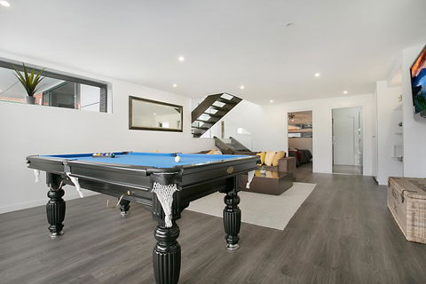 Essence Of Broadbeach - South Australia Travel 2