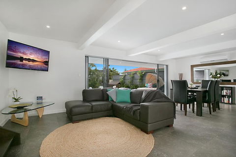 Essence Of Broadbeach - South Australia Travel 3