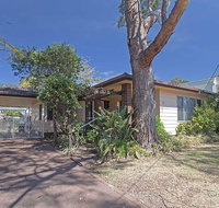 Evan's Retreat' 5 Sandy Point Road - cottage across the road from Sandy Point Beach - South Australia Travel