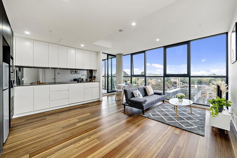 Executive City-centre Apartment With Parking - South Australia Travel 0