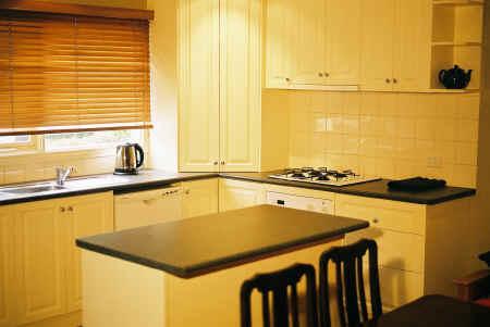 Eyre House - South Australia Travel 1