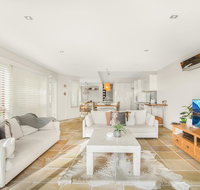 Family House With BBQ Deck Water View and Parking - South Australia Travel