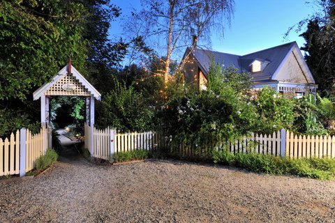Gembrook Cottages - South Australia Travel 0