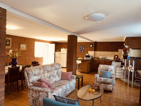 Gertz Home - South Australia Travel 1