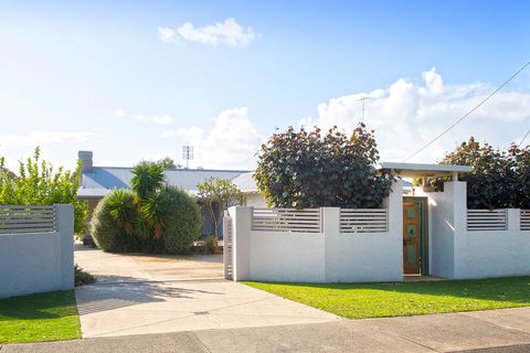 GIFFORD HOUSE - South Australia Travel 1