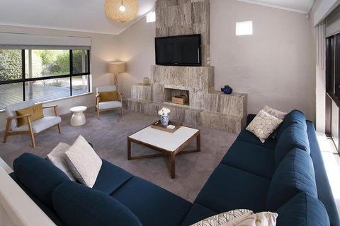 GIFFORD HOUSE - South Australia Travel 2