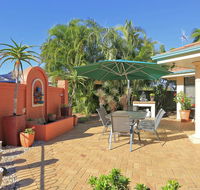 Golden Cane Bed  Breakfast - South Australia Travel
