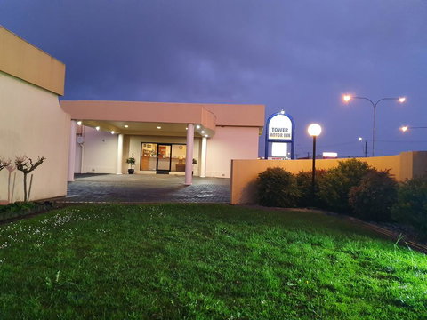 Golden Chain Tower Motor Inn - South Australia Travel 3