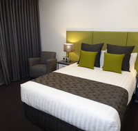 Golden Chain Tower Motor Inn