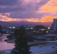 Gorgeous Riverview Apartment. Chevron Renaissance - South Australia Travel