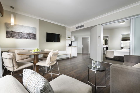 Grand Hotel And Apartments Townsville - South Australia Travel 3