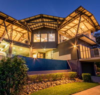 GRAND LUXURY MANSION WITH POOL 2 BUGGIES AND FABULOUS OCEAN VIEWS - South Australia Travel