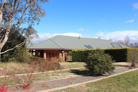 Gundaroo Manor Bed & Breakfast - South Australia Travel 0