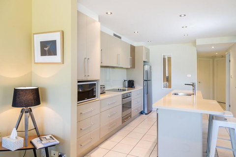 HARBOUR LIGHTS - Ulladulla - South Australia Travel 1