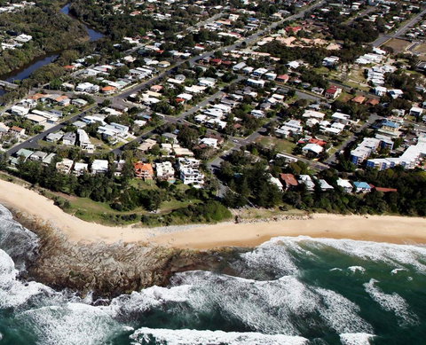 Henzell Street 28. Dicky Beach - South Australia Travel 1