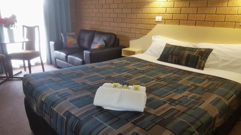 Hepburn Springs Motor Inn - South Australia Travel 3