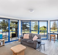 Heritage 202 Overlooking the Water - South Australia Travel