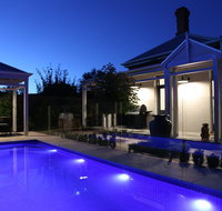 Hollidge House 5 Star Luxury Apartments - South Australia Travel