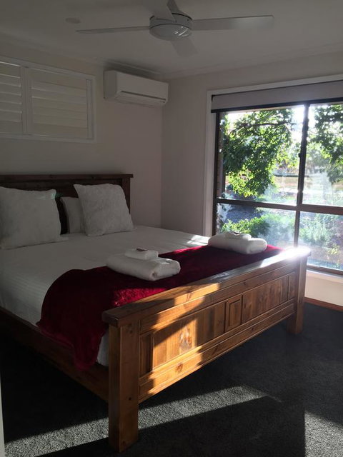 Holly House BnB - South Australia Travel 0