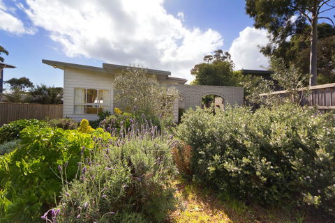 HOME SWEET HOME - MOUNT MARTHA - South Australia Travel 1