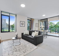 HomeHotel walking distance to Train and Westfield. - South Australia Travel