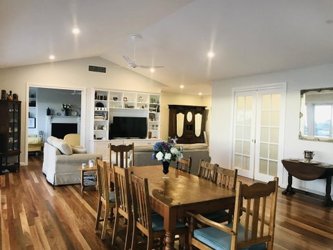 Jetty Splendour Guest Bedroom With Bathroom En-suite B'nB - South Australia Travel 2