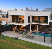 Jewel of Broadbeach - South Australia Travel