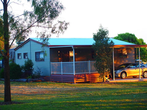 Killarney View Cabins And Caravan Park - South Australia Travel 0