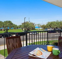 Kings Beach Ocean Front Views Private Balcony overlooking Kings Beach - South Australia Travel