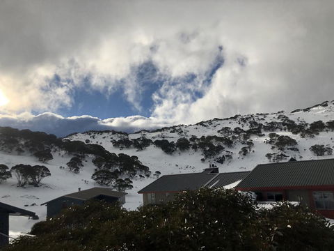 Knockshannoch Ski Lodge - South Australia Travel 3