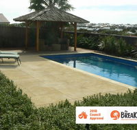 La Mer - Home with a Pool - South Australia Travel