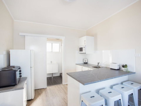 Lakeside Flats 2 Fresh New Look - South Australia Travel 2