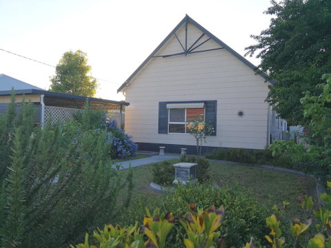 Large 6-Bedroom House With Wifi & Netflix Close To Singleton CBD Hunter Valley - South Australia Travel 0