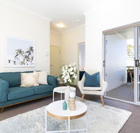 Light bright and spacious unit close to beaches - South Australia Travel