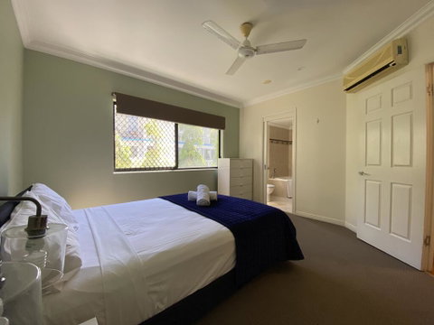 Lighthouse Apartments On The Strand - South Australia Travel 1