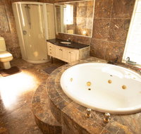 Luxuary self-contained living with Spa. - South Australia Travel
