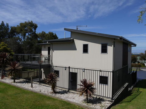Luxury Near Old Pier Beach - South Australia Travel 3
