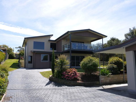 Luxury Near Old Pier Beach - South Australia Travel 0