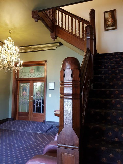 Madden's Commercial Hotel - South Australia Travel 3