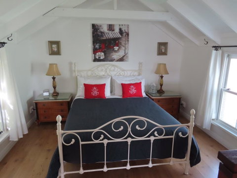 Maison De May Boutique Bed & Breakfast - South Australia Travel 0