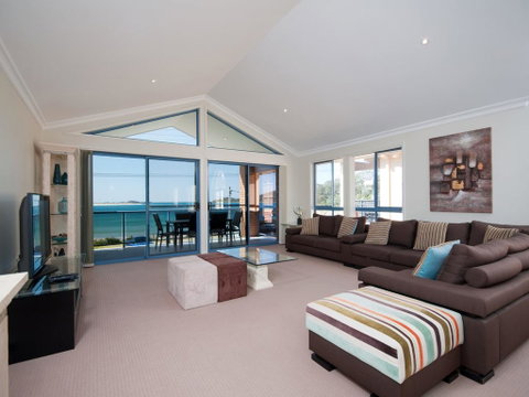 Marine Dr 2/68 - Fingal Bay - South Australia Travel 3