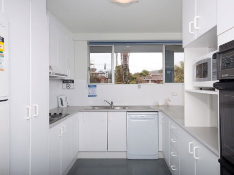 Marine Drive, Cirrus, Unit 6, 44 - South Australia Travel 3