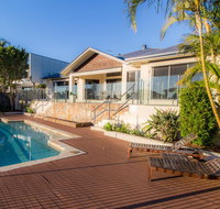 Maureen Waterfront Beach House - South Australia Travel