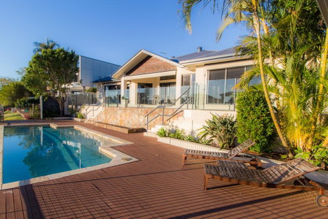 Maureen Waterfront Beach House - South Australia Travel 0