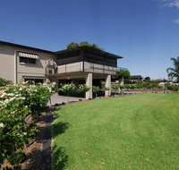 Mayfair Motel - South Australia Travel