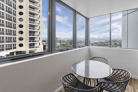 Meriton Suites Bondi Junction - South Australia Travel 3