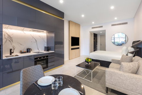 Meriton Suites Broadbeach - South Australia Travel 2
