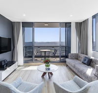 Meriton Suites Southport - South Australia Travel