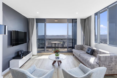 Meriton Suites Southport - South Australia Travel 0